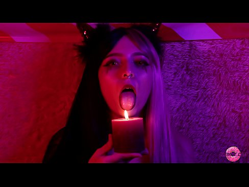 ❤️ Μια παθιασμένη πίπα από ένα σέξι Succubus με ένα σπέρμα στο στόμα της. ❌ Γαμημένο βίντεο